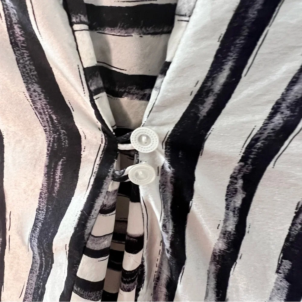 100% silk black|white collared, button-up blouse, size sm-med. short sle…